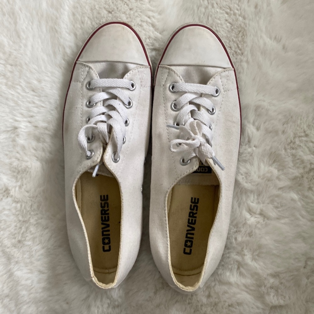 Converse extra low tops size 7. Never worn